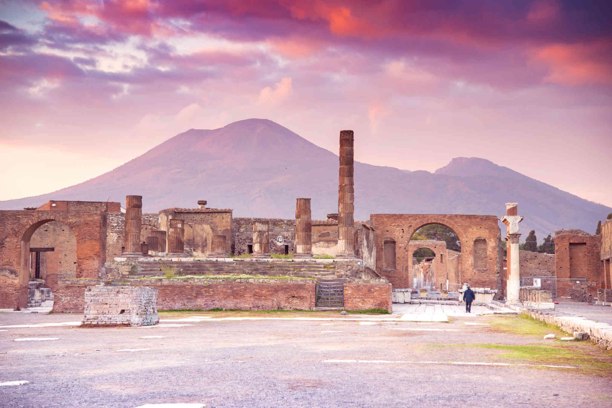 Experience the Rise and Fall of Pompeii with AESU